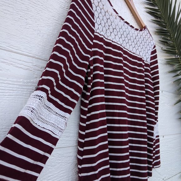 Red and white Striped Top with Lace - Picture 8 of 8